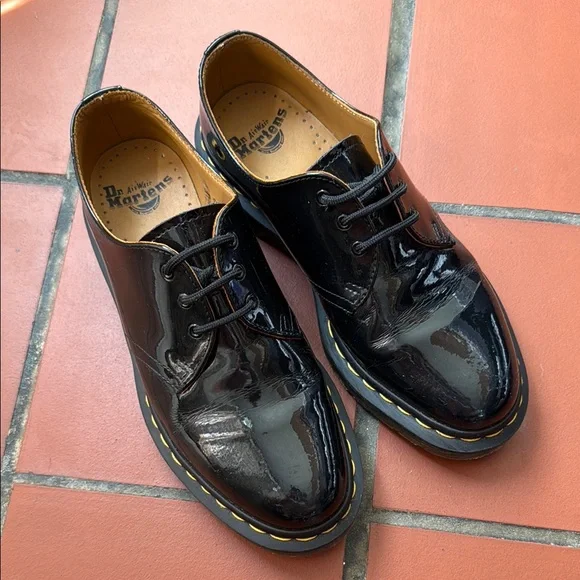 Dr. Martens Shiny Black Women’s 9 Three Eye Oxfords - Picture 2 of 8